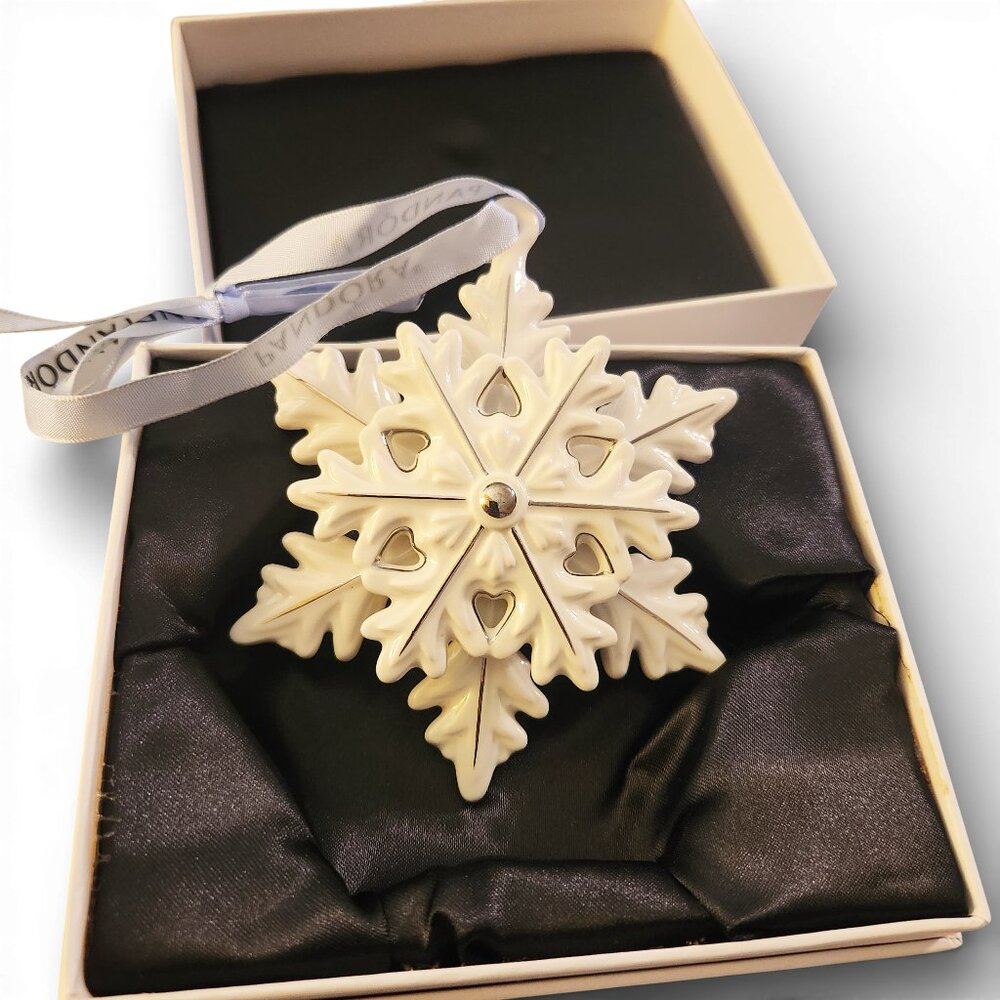 Pandora 2015 Limited Edition Snowflake Ornament White Porcelain